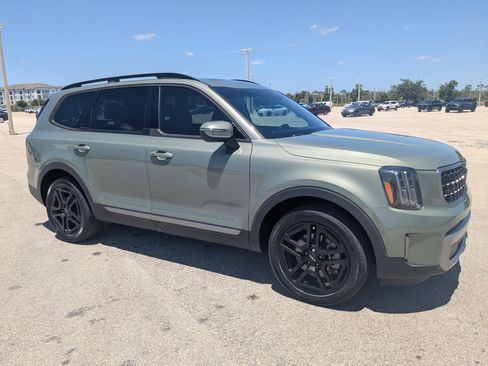 Used 2023 Kia Telluride EX X-Line AWD/4WD image 2