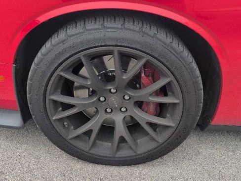 Used 2016 Dodge Challenger SRT Hellcat RWD image 4
