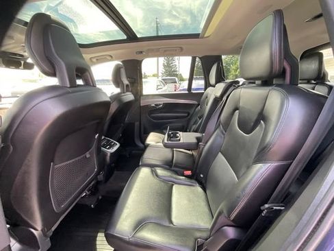 Used 2022 Volvo XC90 T5 Momentum w/ Climate Package AWD/4WD image 14