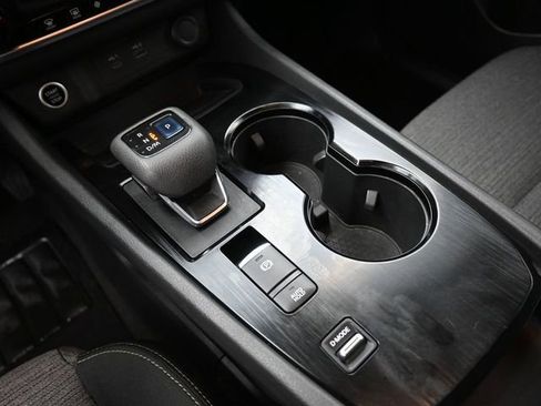 Used 2022 Nissan Rogue SV image 31