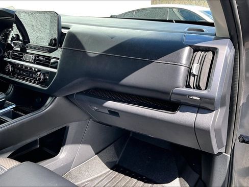 Certified 2023 Nissan Pathfinder SL image 16