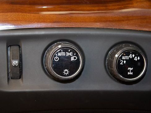 Used 2018 Cadillac Escalade Luxury image 36