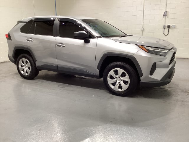 Used 2023 Toyota RAV4 LE AWD/4WD image 7