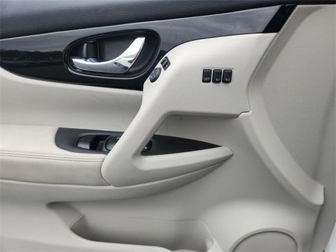 Certified 2022 Nissan Rogue Sport SL w/ Premium Package image 29