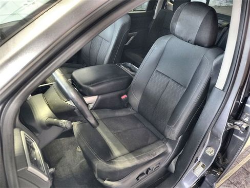 Used 2018 Nissan Titan SV w/ SV Convenience Package image 11