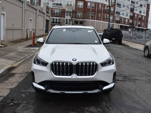 Used 2025 BMW X1 xDrive28i AWD/4WD image 3