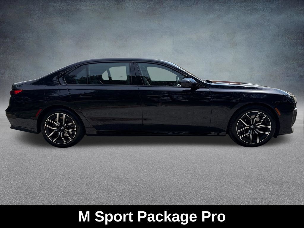 Used 2024 BMW 740i xDrive AWD/4WD image 7
