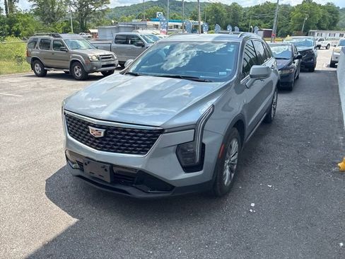 Used 2024 Cadillac XT4 Premium Luxury FWD image 5