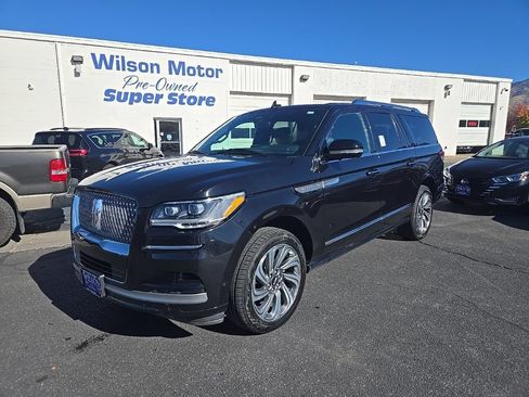 Used 2024 Lincoln Navigator L 4WD image 1