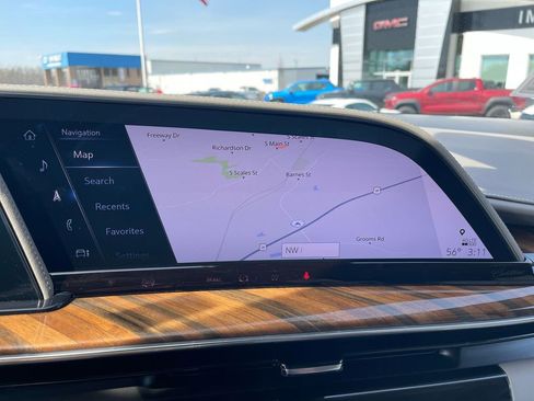 Used 2024 Cadillac Escalade Sport Platinum image 23