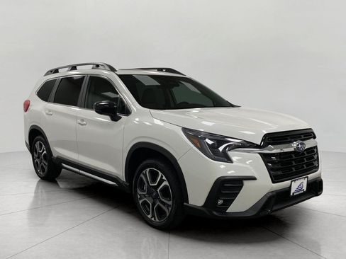 Used 2026 Subaru Ascent Limited AWD/4WD image 1