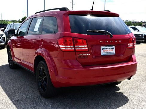 Used 2020 Dodge Journey SE w/ SE Popular Equipment Group FWD image 4