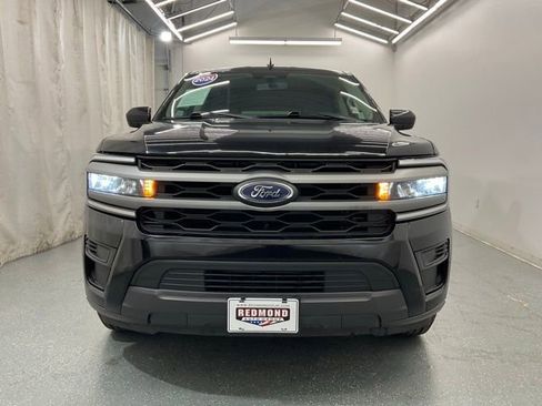 Used 2024 Ford Expedition Max XLT AWD/4WD image 3