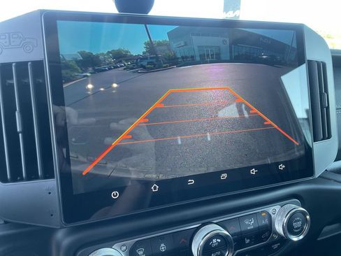 Used 2022 Jeep Wrangler Unlimited Sahara w/ Cold Weather Group AWD/4WD image 13