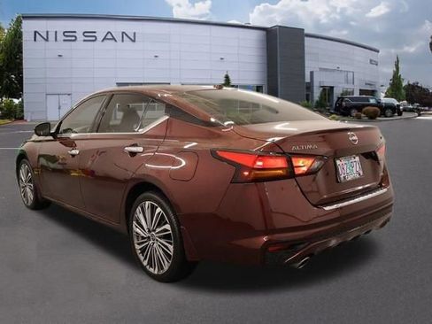 Used 2023 Nissan Altima 2.5 SL image 4