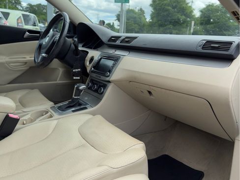 Used 2010 Volkswagen Passat Komfort image 3