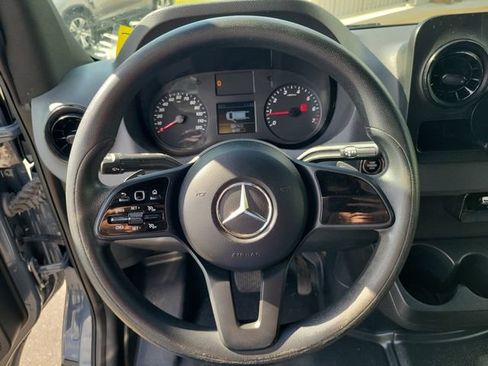 Used 2021 Mercedes-Benz Sprinter 2500 image 23