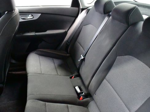 Used 2023 Kia Forte LXS w/ LXS Technology Package image 16