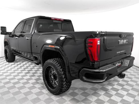 Used 2026 GMC Sierra 2500 Denali Ultimate AWD/4WD image 9