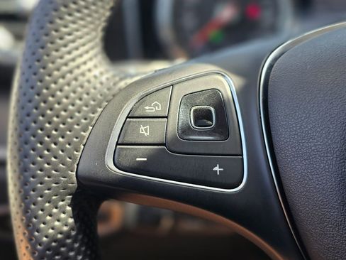 Used 2017 Mercedes-Benz E 300 image 27