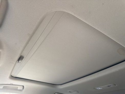 Used 2020 Buick Enclave Essence w/ Sound and Sites Package image 16