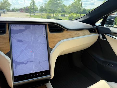 Used 2020 Tesla Model S Long Range Plus AWD/4WD image 15