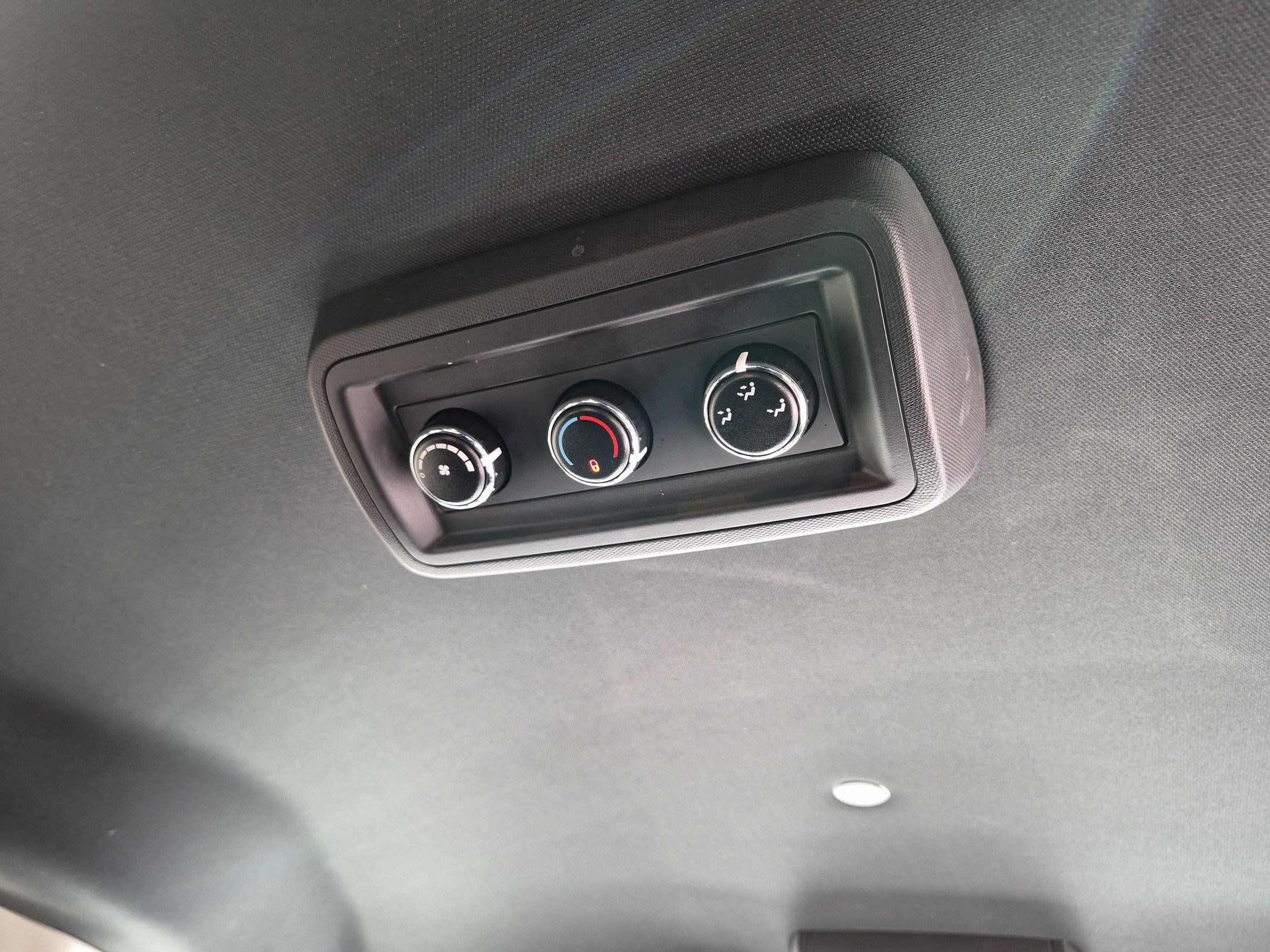 Used 2019 Dodge Grand Caravan SXT FWD image 29