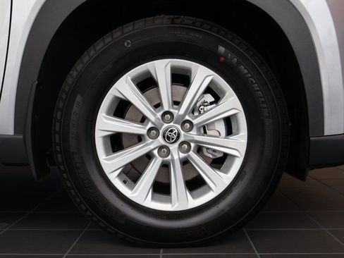 Used 2026 Toyota Grand Highlander XLE FWD image 16
