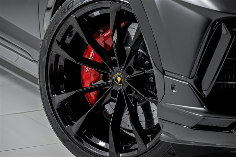 Used 2023 Lamborghini Urus S AWD/4WD image 4