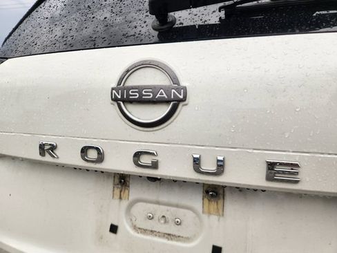 Used 2022 Nissan Rogue SV w/ SV Premium Package FWD image 8