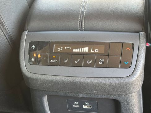 Used 2025 Nissan Pathfinder SV FWD image 24
