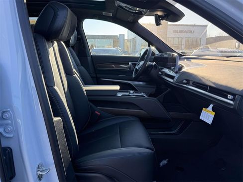 New 2026 Cadillac Vistiq Luxury image 10