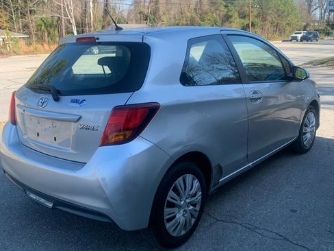 Used 2015 Toyota Yaris L image 4