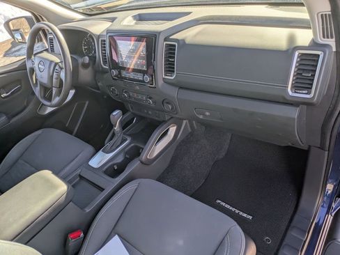 Used 2022 Nissan Frontier SV w/ Graphics Package image 24
