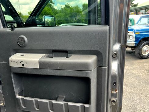 Used 2013 Ford F350 Lariat w/ Chrome Pkg image 14