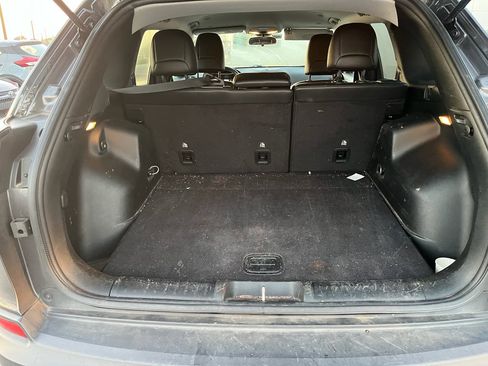 Used 2020 Jeep Cherokee Latitude Plus image 9