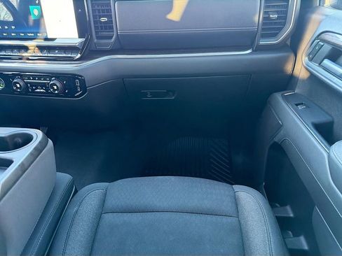 Used 2022 Chevrolet Silverado 1500 RST AWD/4WD image 17