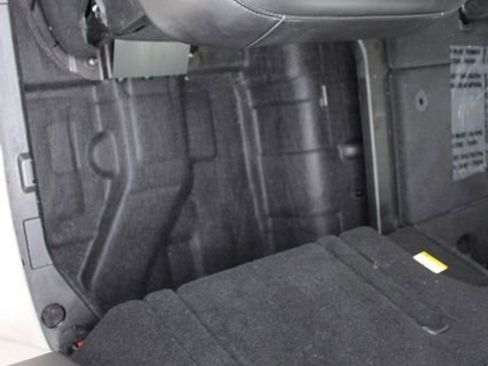 Used 2023 Chrysler Pacifica Touring-L image 23