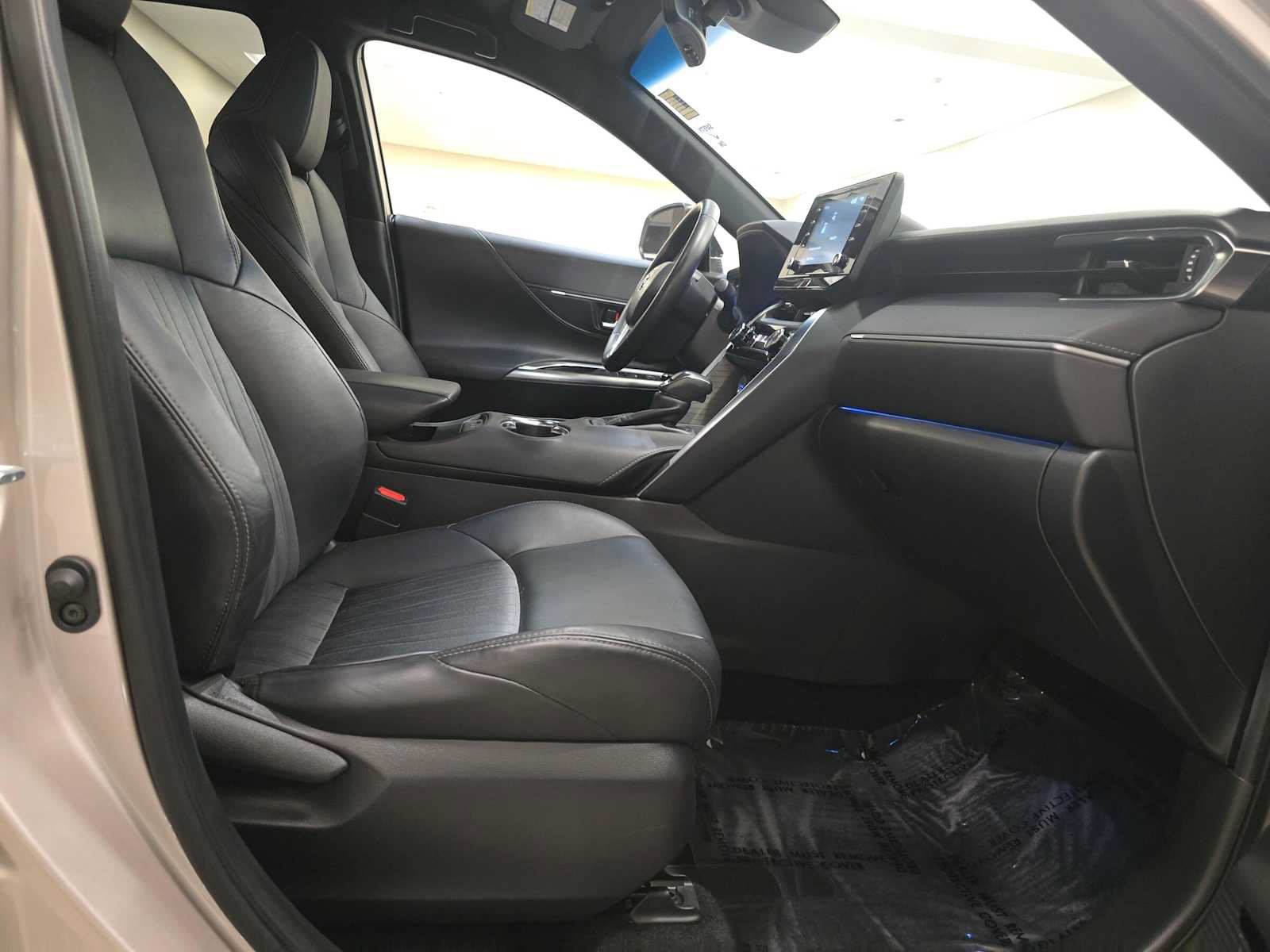 Certified 2021 Toyota Venza XLE AWD/4WD image 27