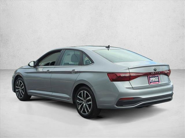Used 2025 Volkswagen Jetta SE FWD image 8