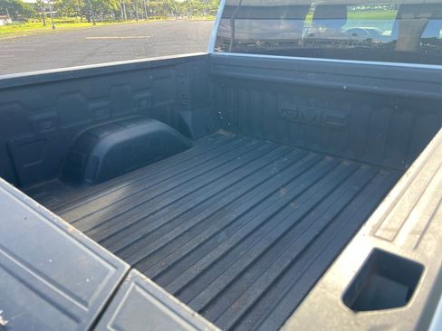 Used 2024 GMC Sierra 1500 SLT image 20