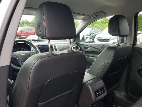 Used 2024 Chevrolet Equinox Premier AWD/4WD image 27