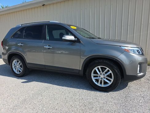 Used 2014 Kia Sorento LX FWD image 2