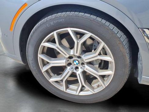 Used 2025 BMW X7 xDrive40i AWD/4WD image 15