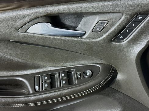 Used 2019 Buick Envision Essence image 24