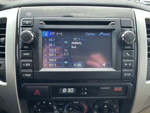 Used 2013 Toyota Tacoma PreRunner w/ SR5 Pkg image 16