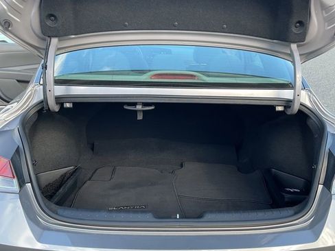 Used 2023 Hyundai Elantra SEL w/ Preferred Accessory Package image 27