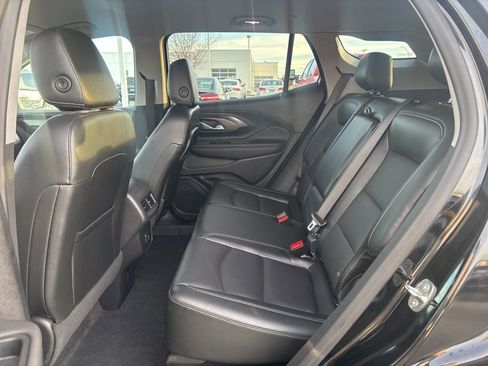 Used 2024 GMC Terrain SLT image 35