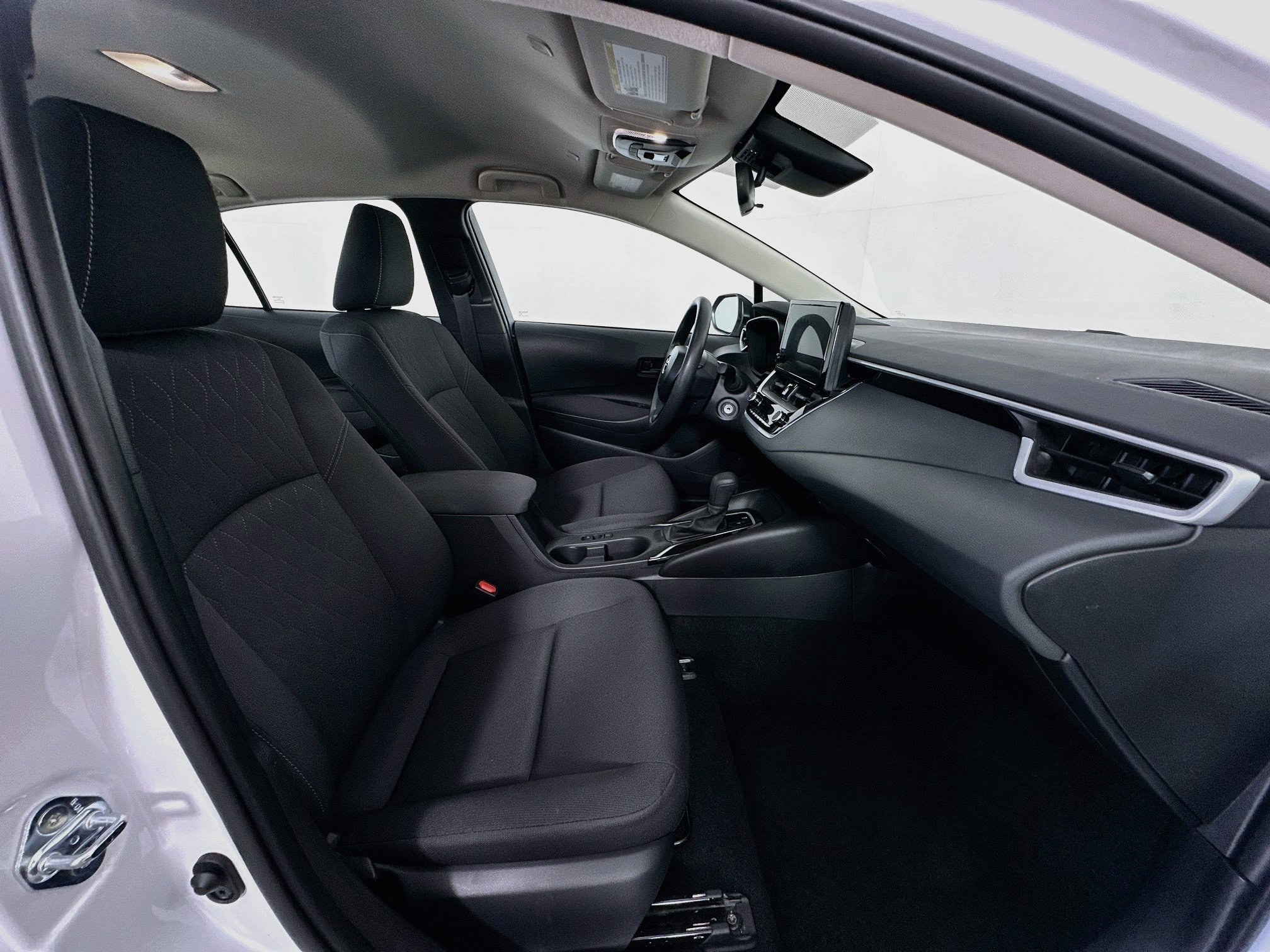Used 2026 Toyota Corolla LE FWD image 30