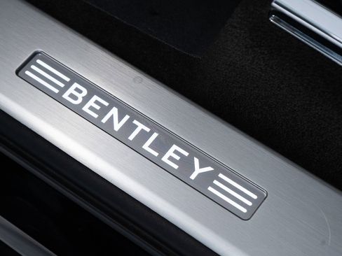Certified 2021 Bentley Bentayga image 13